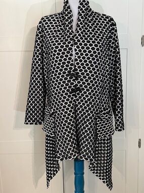 IC by Connie K Black & White Geometric Open-Front jacket